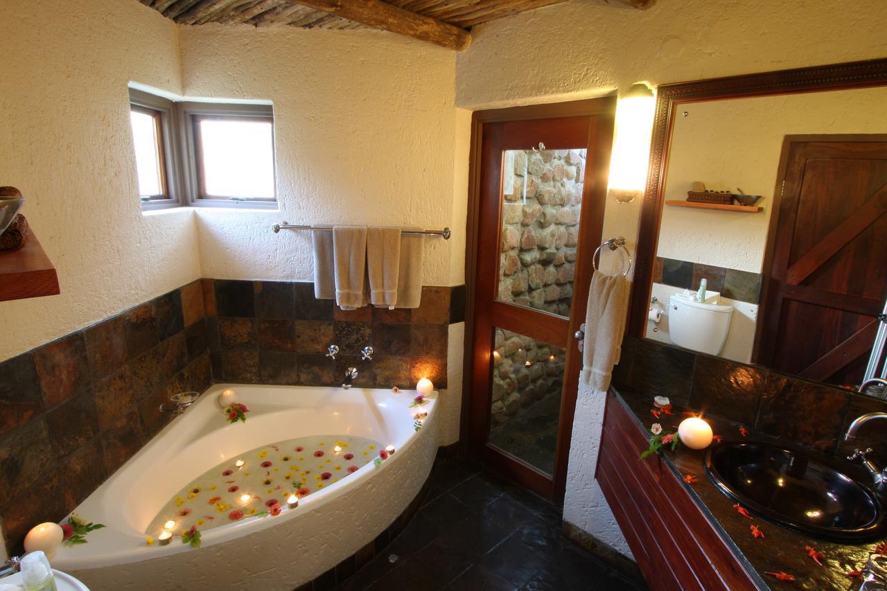 Tau Game Lodge Madikwe Game Reserve Ngoại thất bức ảnh