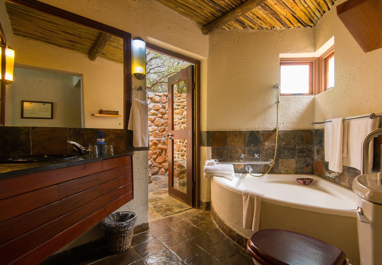 Tau Game Lodge Madikwe Game Reserve Ngoại thất bức ảnh