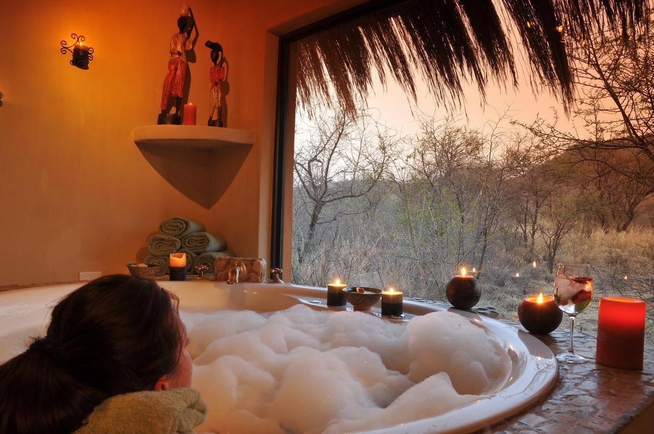 Tau Game Lodge Madikwe Game Reserve Ngoại thất bức ảnh
