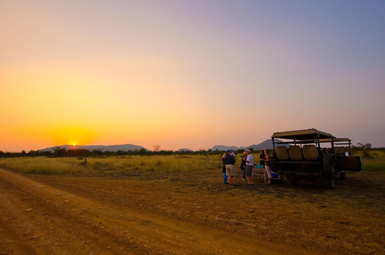 Tau Game Lodge Madikwe Game Reserve Ngoại thất bức ảnh